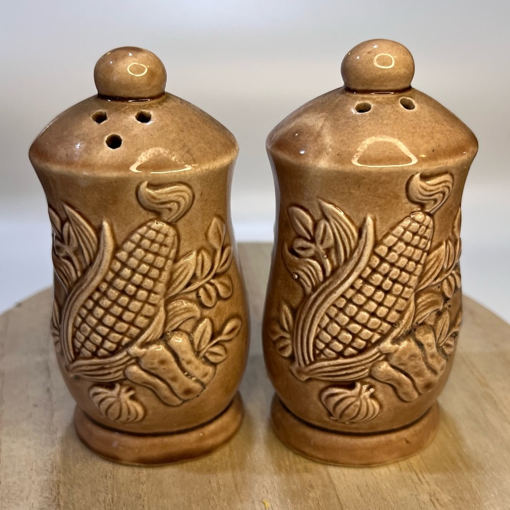 Salt and Pepper Shaker Set Vintage 1960’s Ceramic Brown Harvest Corn Design